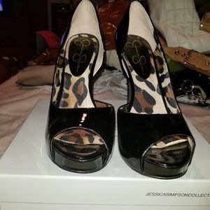 Ladies Jessica Simpson black patent leather shoes